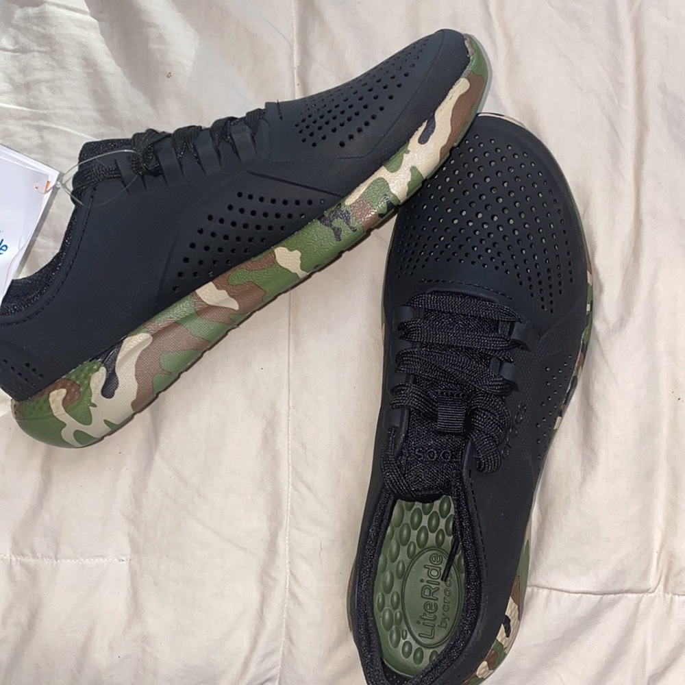 Cameo lite ride croc tennis shoes